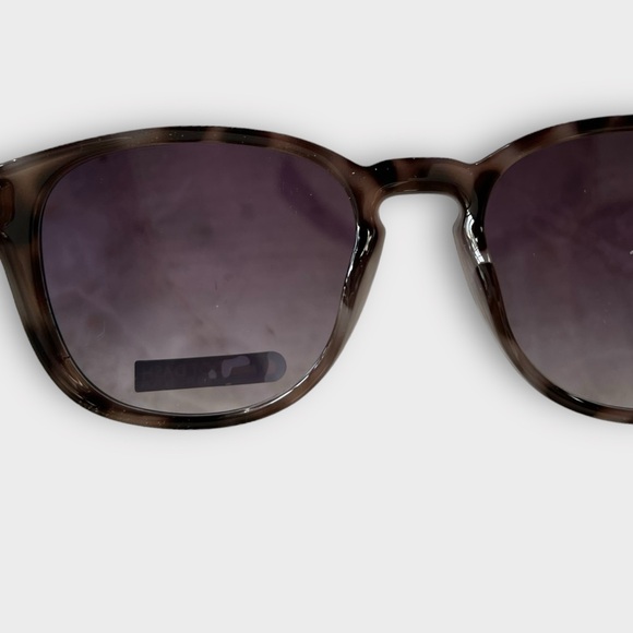 Dot Dash Driver Vintage Wayfarer Sunglasses Unisex UPF 400 NWT - Picture 11 of 15